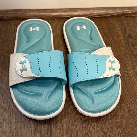 Under Armour Girls Ignite IX Slides Size 5Y Blue/White Summer Athleisure Sandal - Picture 2 of 7
